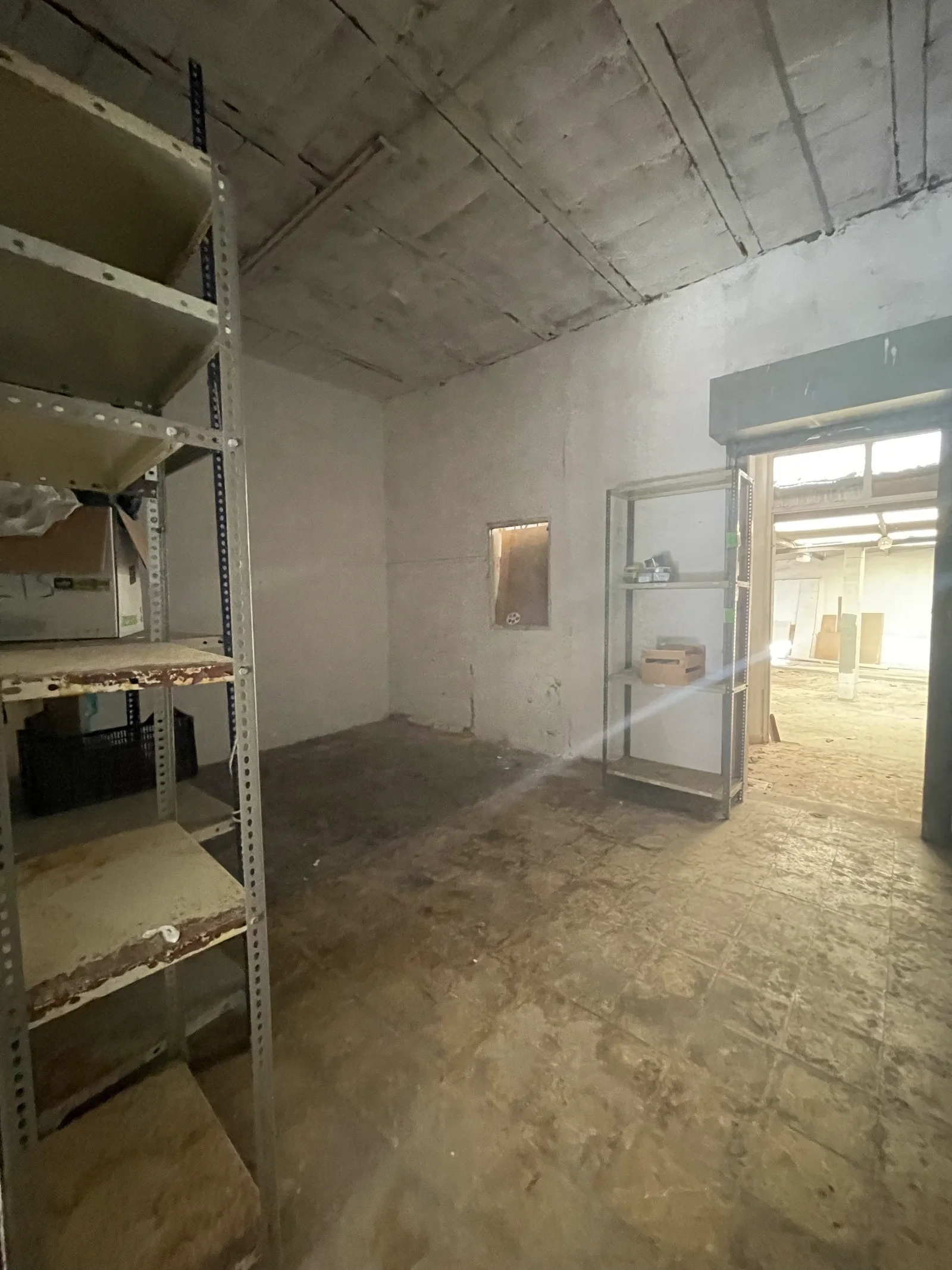 Intérieur existant du futur séjour avant rénovation